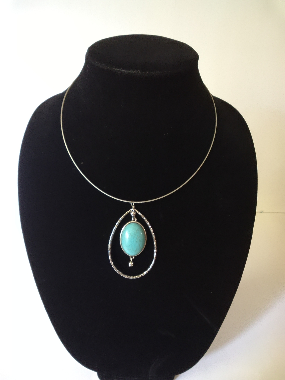 Turquoise Oval Pendant Silver Choker Necklace - Unbranded